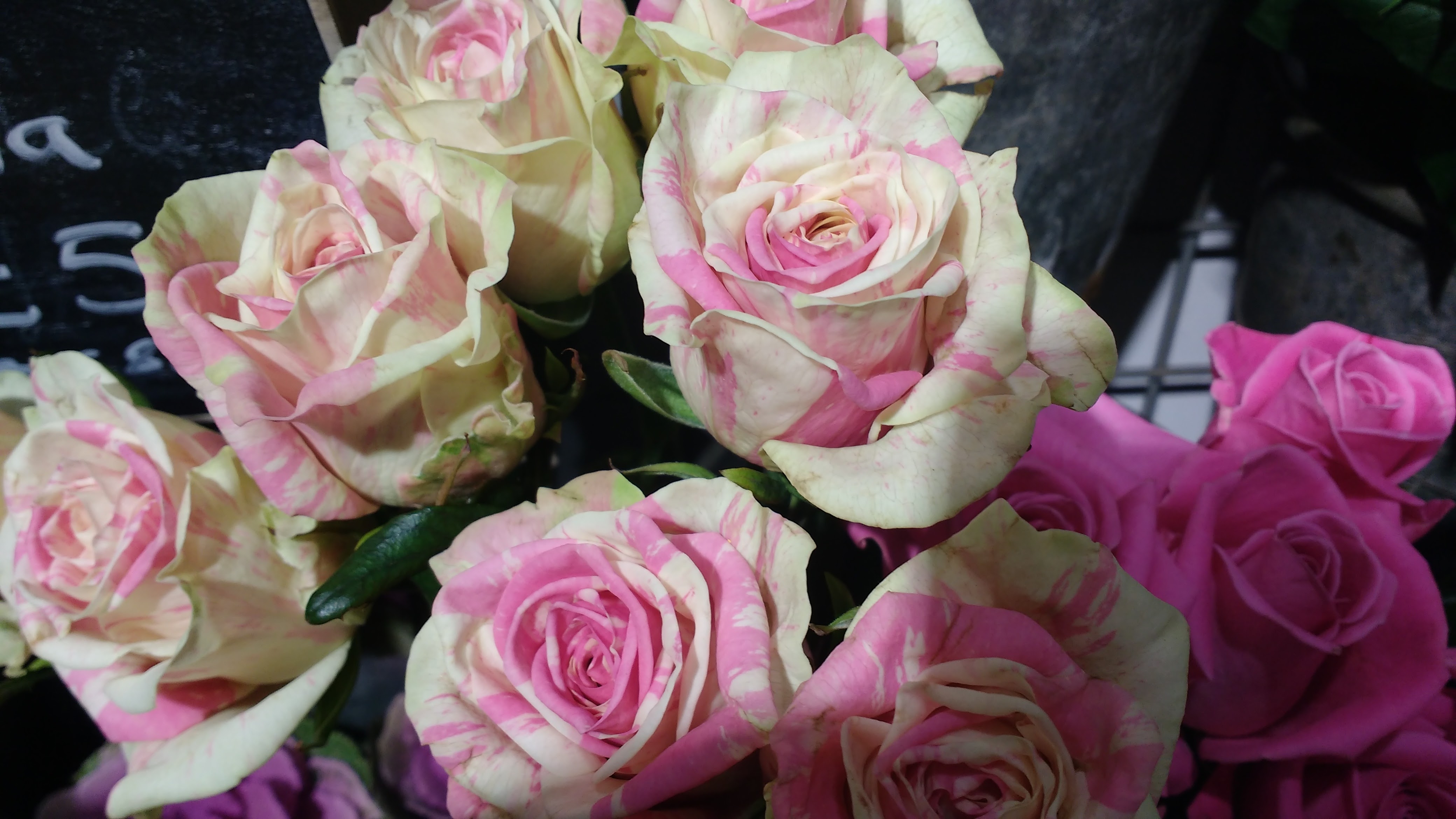 roses London Florist Shop EC1Y 1BE