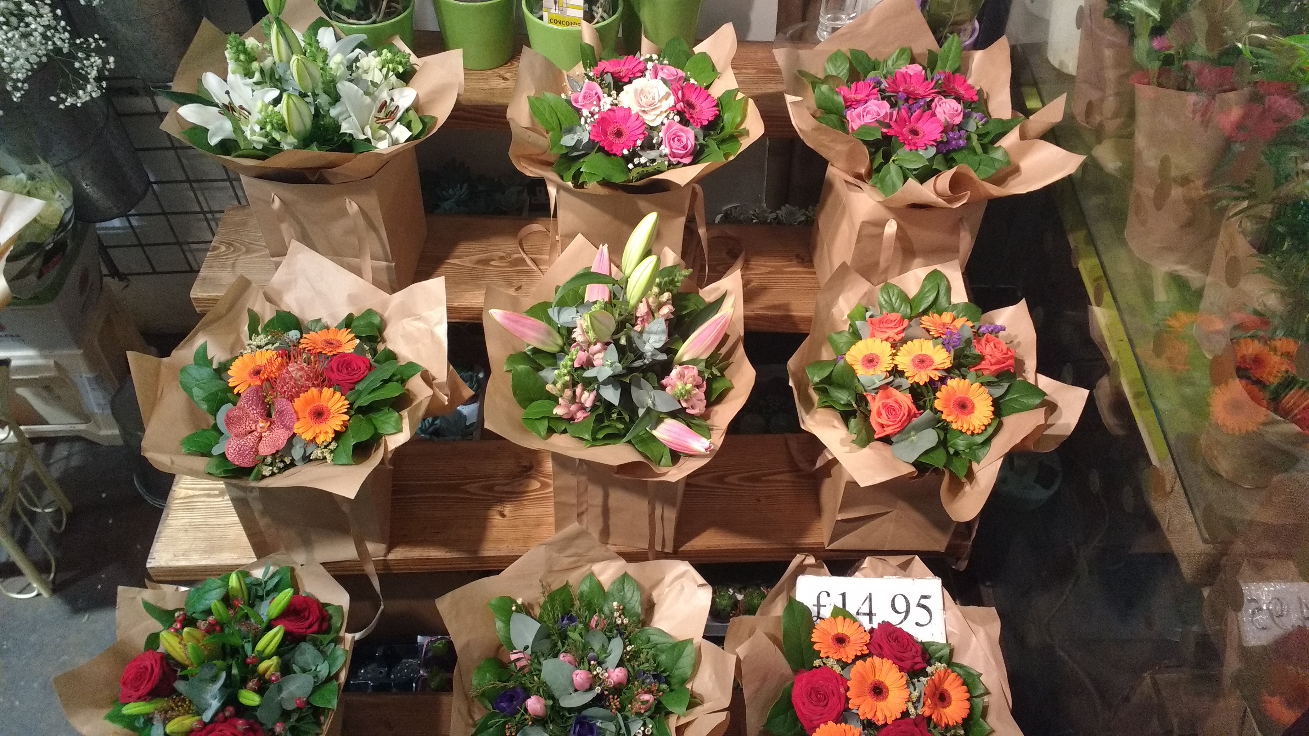 £15 bouquet, bunch of flowers. London Florist Shop EC1Y 1BE